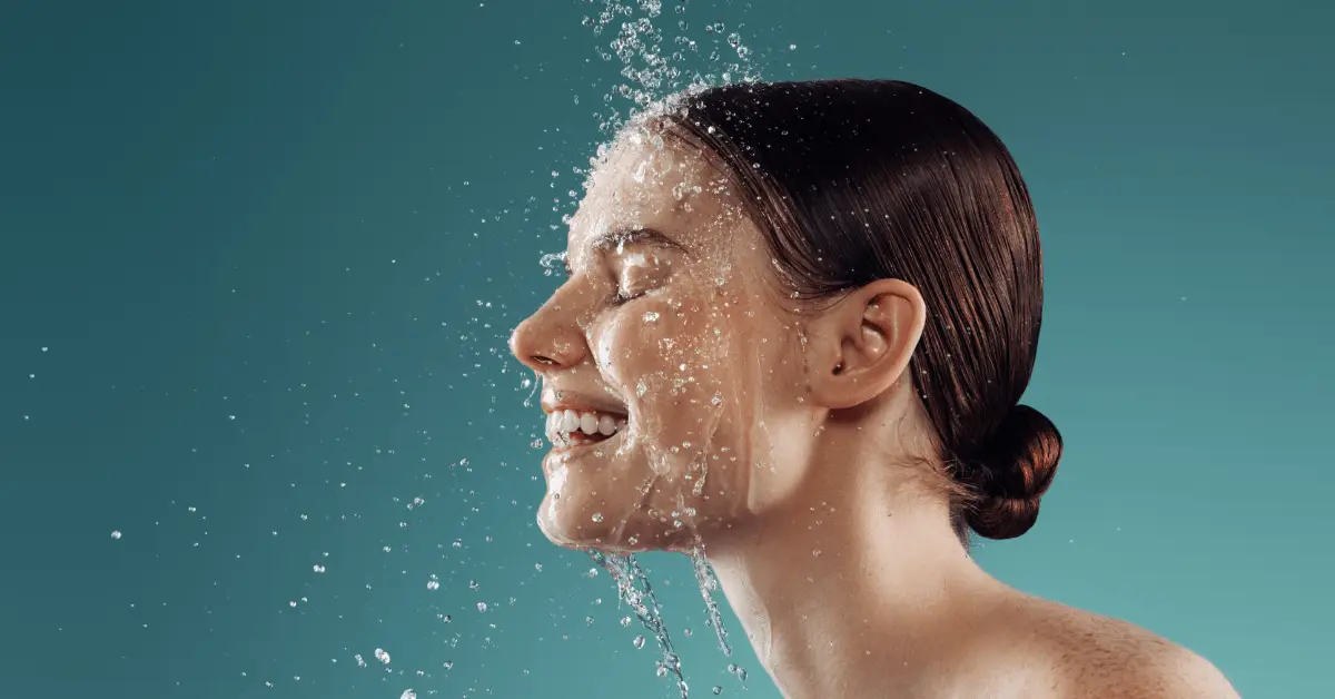 pregnant women using face wash