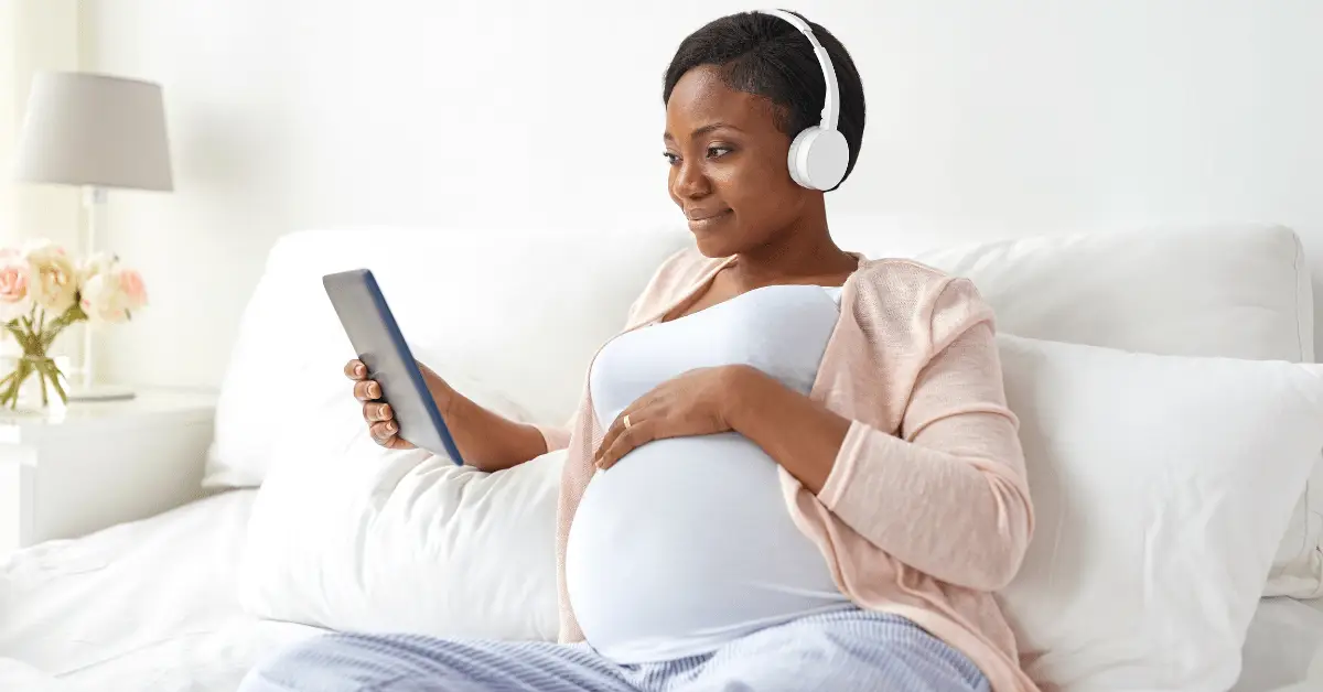 Pregnant women using the best mobile app