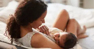 Women who is wondering if she can start using retinol again while breastfeeding